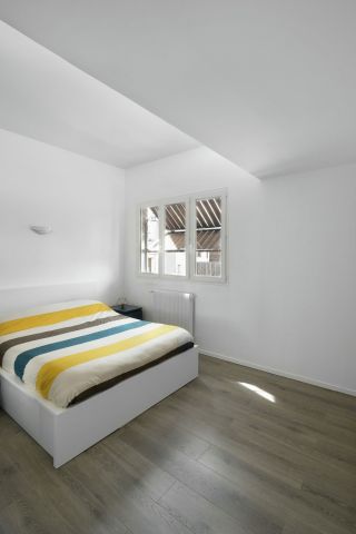简约现代风格80平米卧室装修效果图