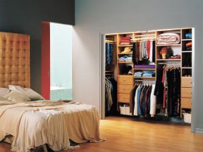 主卧室衣柜设计 小户型简约风格效果图