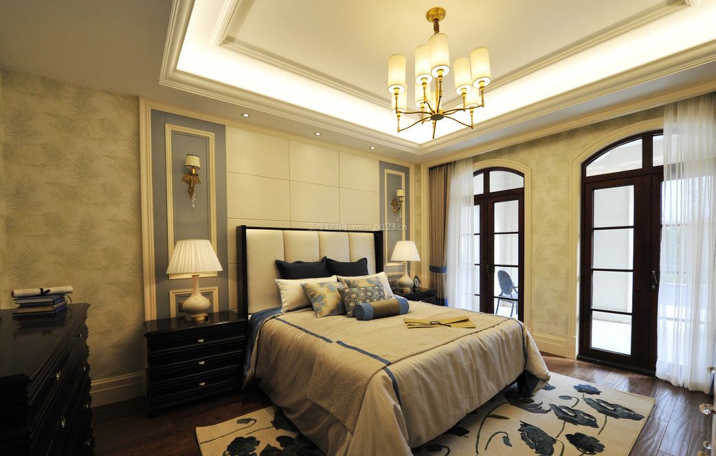 欧式三层别墅卧室装修设计图片