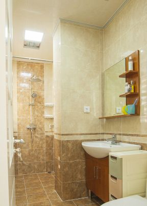 中小户型室内卫生间浴室装修图