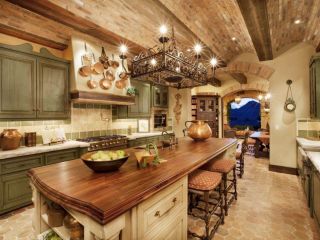 乡村二层别墅厨房装修设计效果图美式
