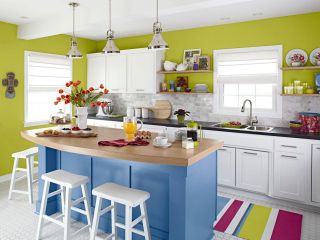 70平米两室一厅小厨房彩色墙面装修装饰效果图片