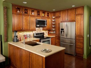70平米两室一厅小厨房橱柜实木装饰效果图