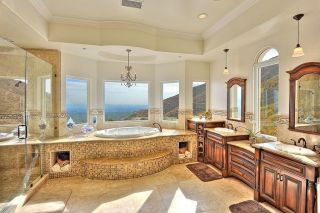 地中海风格别墅整体浴室图片