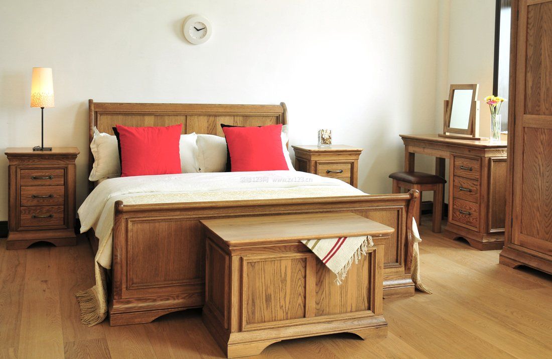 卧室松木家具五件套效果图 