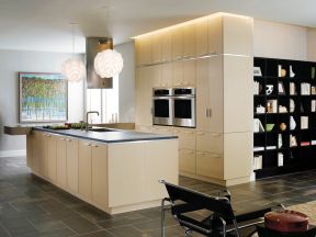 现代风格整体厨房厨柜装修效果图