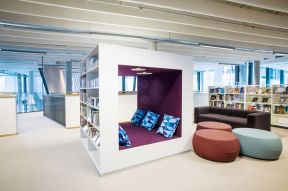 现代书馆建筑设计 休闲室