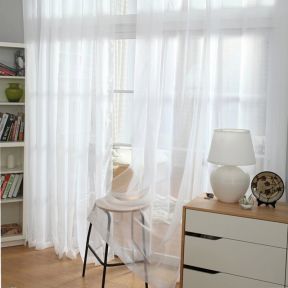 现代家装白色窗帘装修效果图片