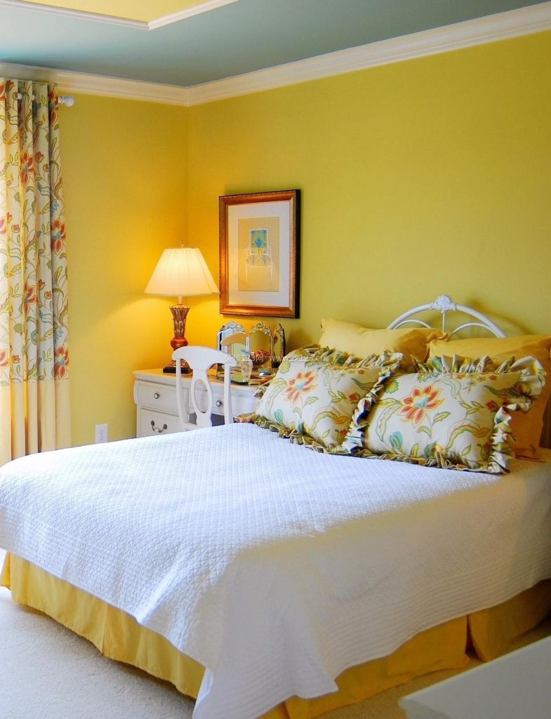 田园女孩卧室黄色墙面装修效果图片