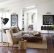 小户型田园风格客厅深褐色木地板装修效果图片