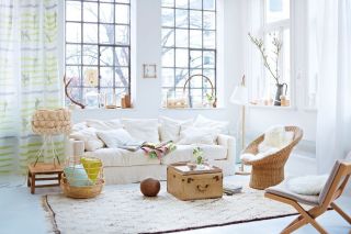 欧式小户型家装白色客厅装饰设计 