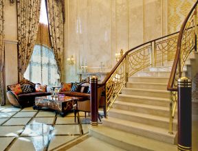 别墅楼梯设计 欧式古典客厅装修效果图