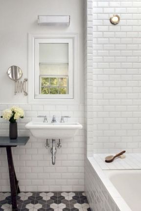 小面积卫生间墙面米白色瓷砖