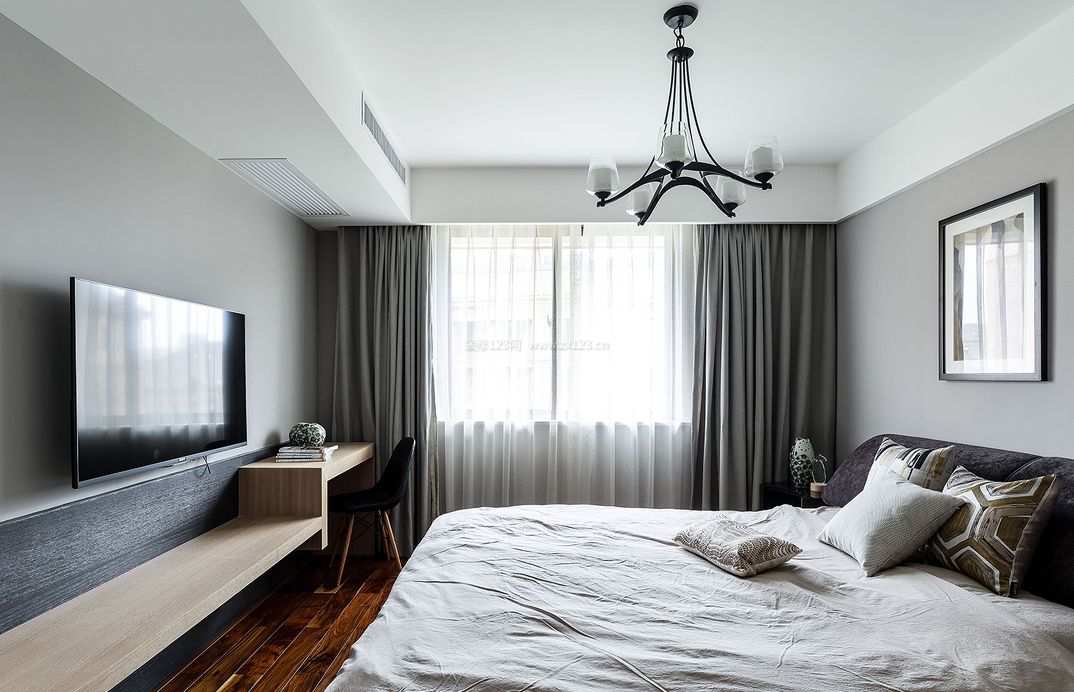 80平米简约风格卧室纯色窗帘装修效果图片