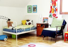 10平米儿童卧室铁艺床装修效果图片