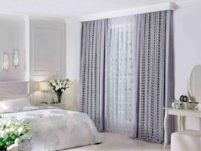 家居风水卧室紫色窗帘装修效果图片