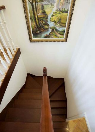 简欧田园风格房屋室内楼梯设计图