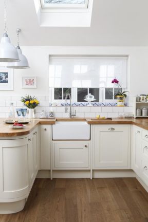 欧式开放式厨房 白色橱柜装修效果图片
