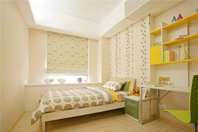 小卧室儿童房浅色木地板图片