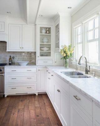 白色时尚家居厨房装修设计图片 