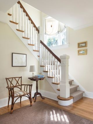 农村小别墅室内楼梯设计装修效果图片