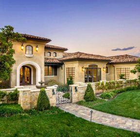 美式农村小别墅围墙大门装修效果图-每日推荐