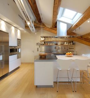 顶层斜顶阁楼装修 简欧厨房设计