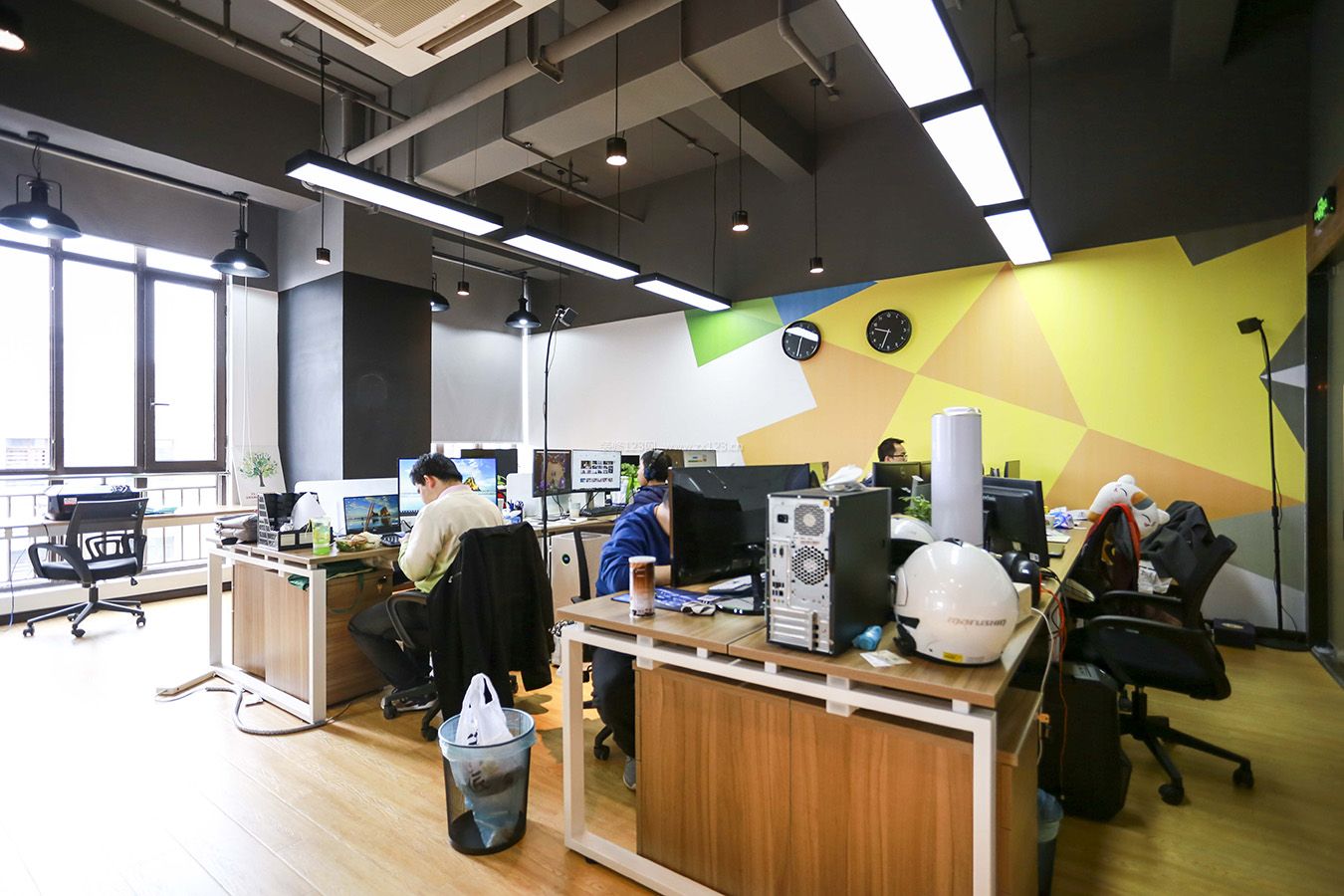 小型办公室办公区设计装修效果图