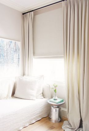 小窗户窗帘效果图 小卧室装饰效果图