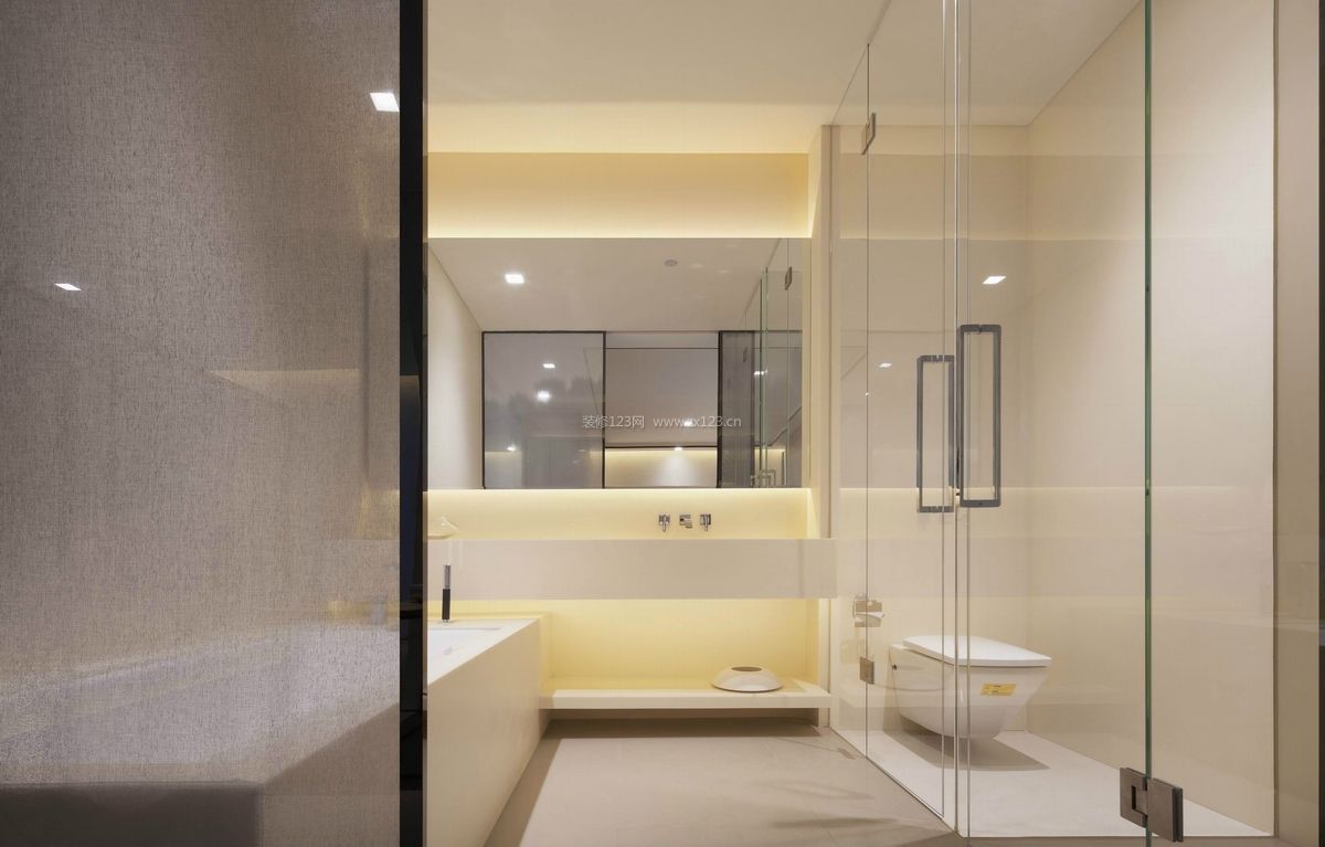 简约中式风格带浴缸的卫生间装修效果图片