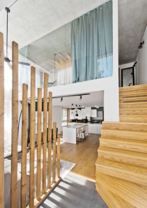 loft公寓装修效果图 木质隔断
