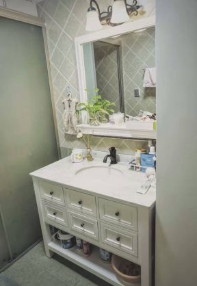 干湿分离卫生间整体浴室柜装修效果图片