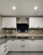 98平米房子厨房白色橱柜装修效果图片