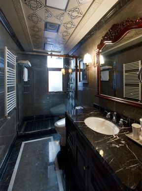 美式风格卫生间浴室玻璃隔断装修效果图