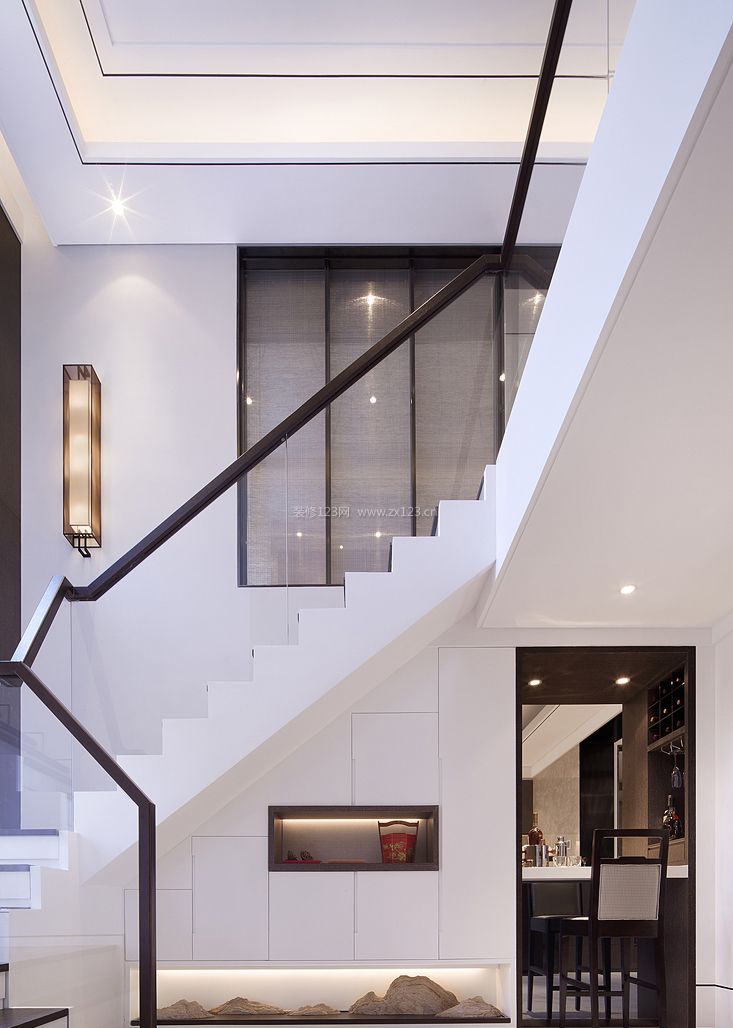 现代新中式风格室内楼梯装修效果图片