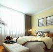 简单卧室床头背景黄色墙面装修效果图