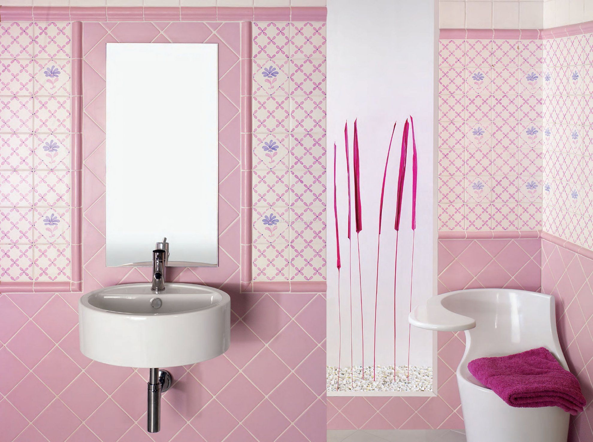 家庭卫生间粉色瓷砖图片大全