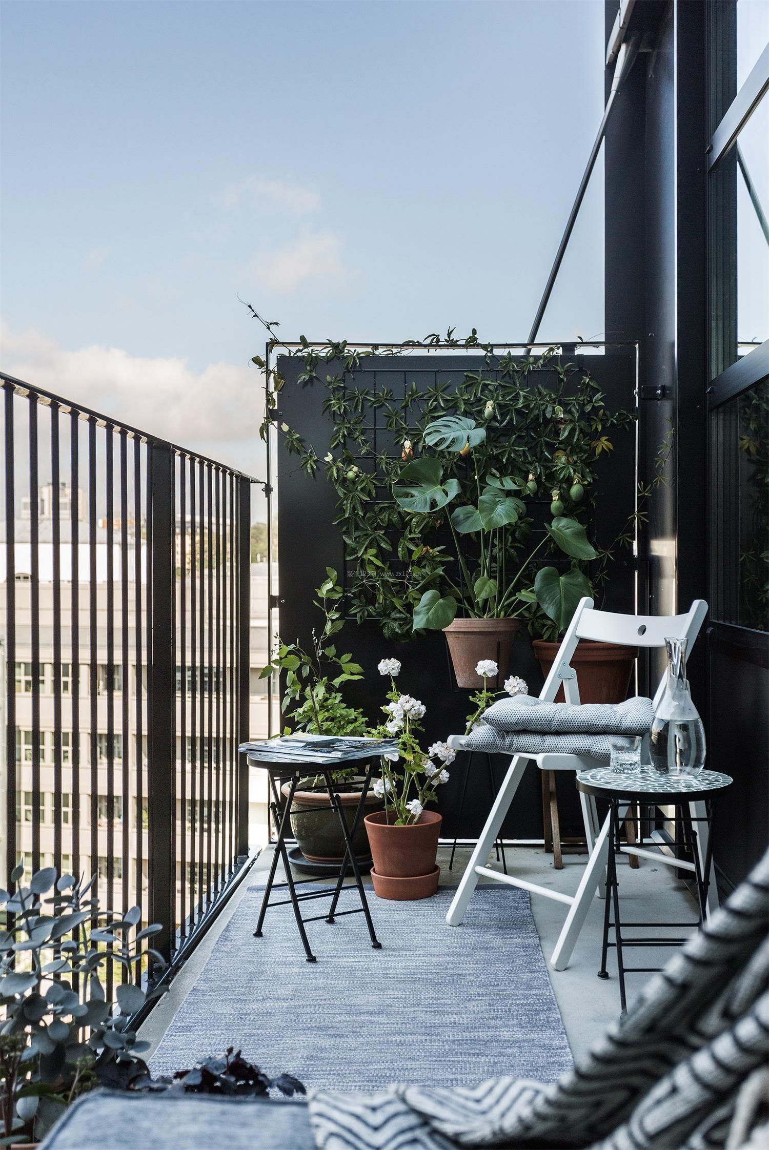 现代简约风格高层阳台花园装修效果图
