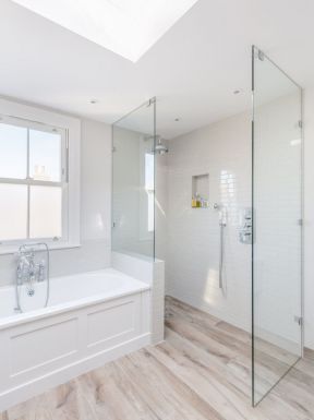 小卫生间淋浴房效果图片 橡木地板图片