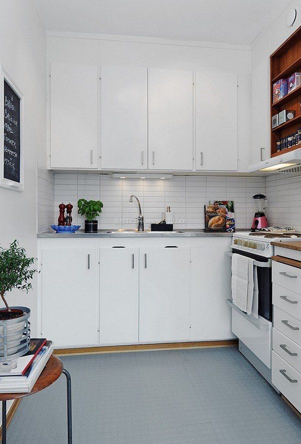  2023家庭白色小厨房吧台设计装修效果图片