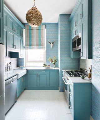 家庭小厨房清新装饰风格设计图片2023