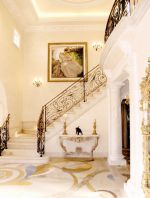 欧式宫廷风格别墅大厅楼梯效果图片 