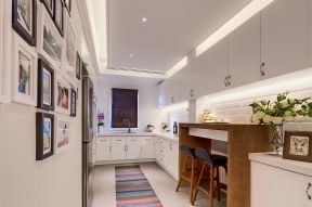2023时尚新房家居舒服的厨房吧台装修效果图