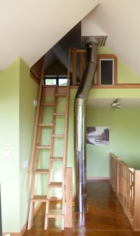 小阁楼楼梯图片