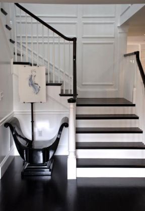黑白风格小阁楼楼梯图片