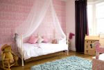 女生粉色房间单人床装修