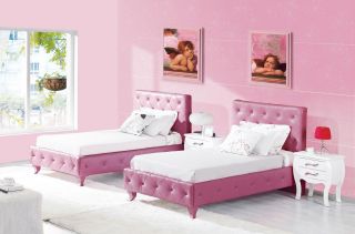 女生粉色房间双人床装修图