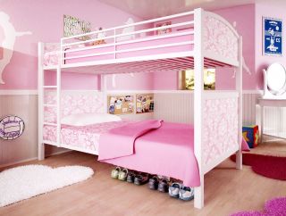 女生粉色房间高低床装修