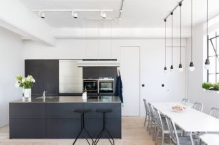 单身公寓小户型房屋餐厅厨房一体平面设计图
