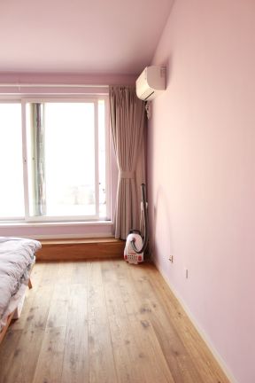 2023女孩卧室纯色窗帘装修效果图片